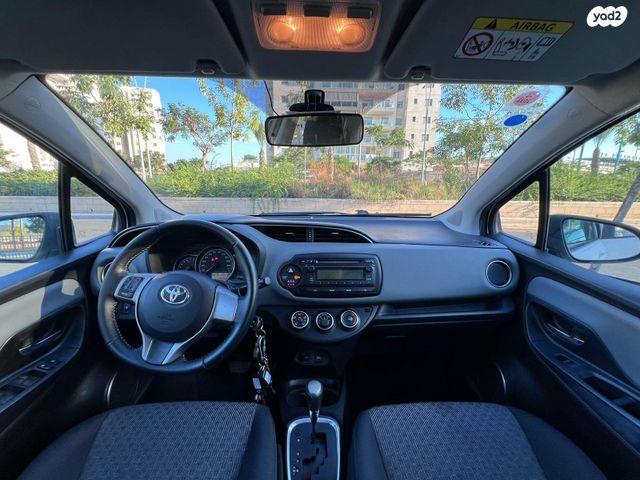 טויוטה יאריס