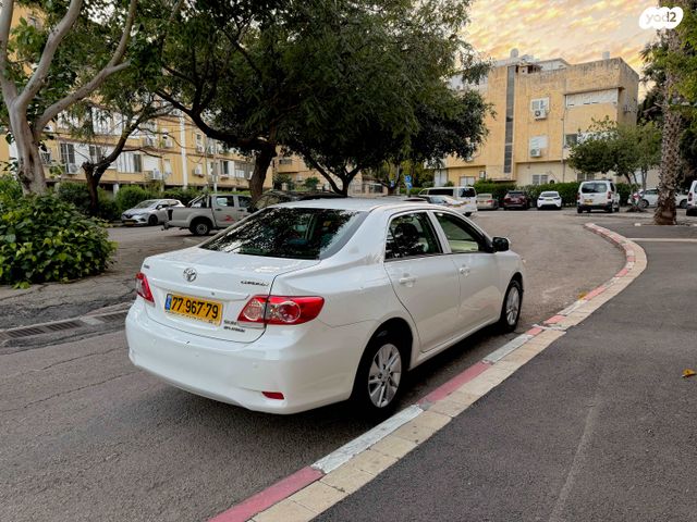 טויוטה קורולה