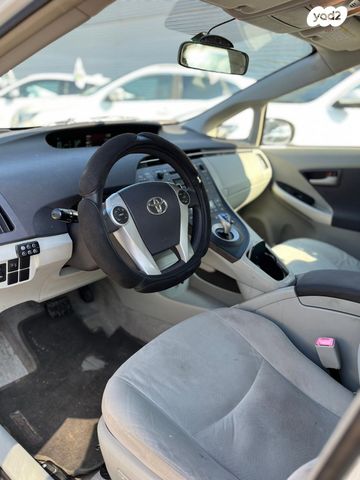 טויוטה פריוס