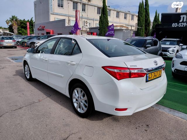 טויוטה קורולה