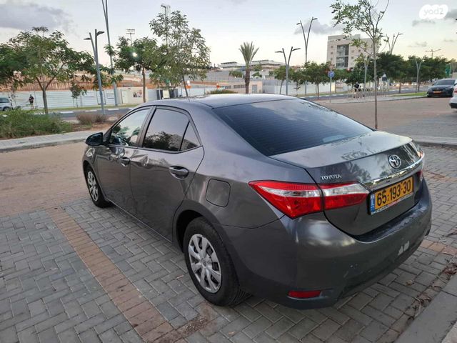 טויוטה קורולה