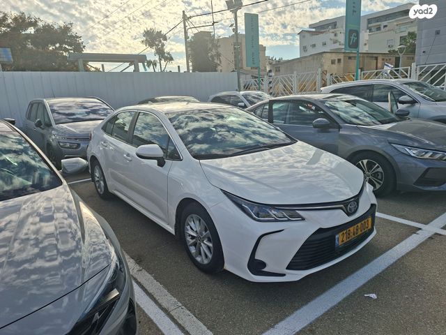 מודעת רכב טויוטה קורולה