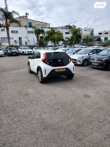 טויוטה אייגו X