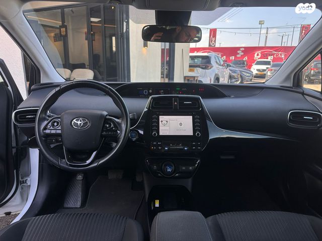 טויוטה פריוס