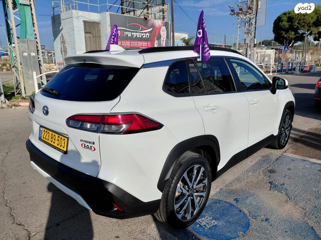 טויוטה קורולה קרוס