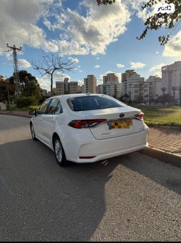 טויוטה קורולה
