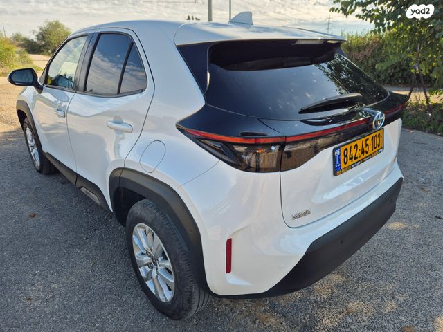 טויוטה יאריס קרוס