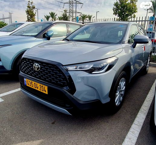 מודעת רכב טויוטה קורולה קרוס