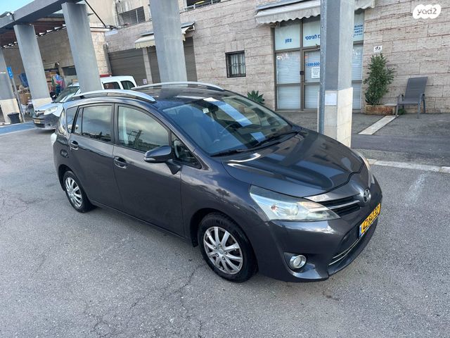 מודעת רכב טויוטה ורסו