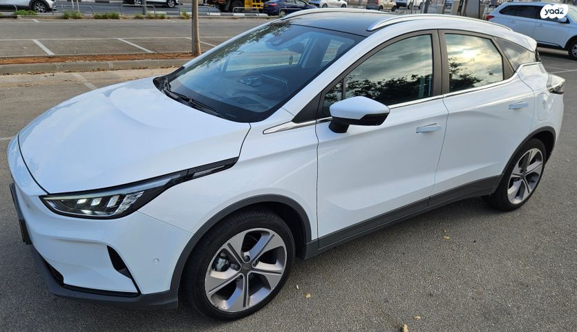 מודעת רכב ג׳ילי Geometry C