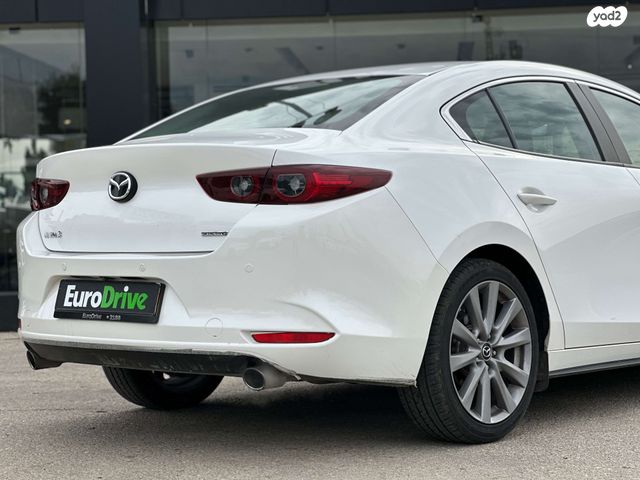 מאזדה 3