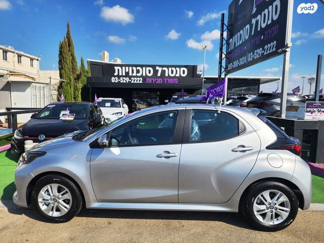 טויוטה יאריס