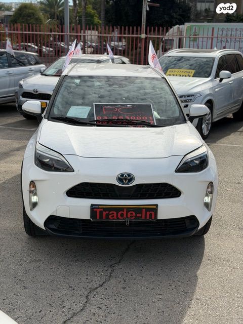 מודעת רכב טויוטה יאריס קרוס 1