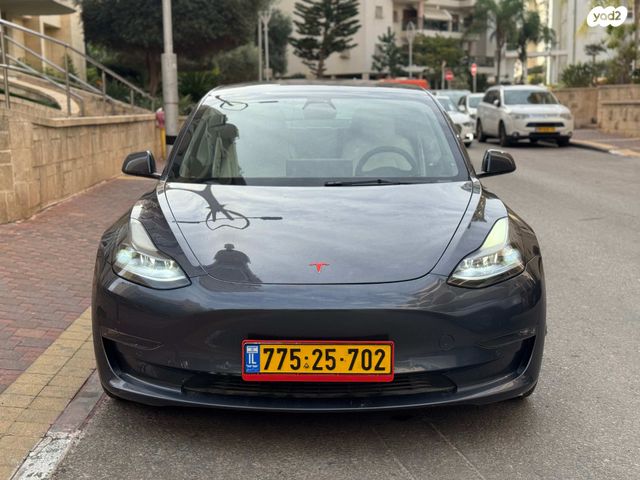 טסלה מודל 3