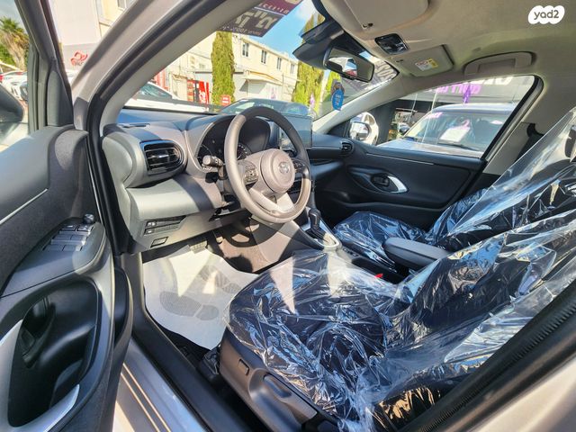 טויוטה יאריס