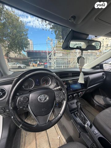 טויוטה קורולה