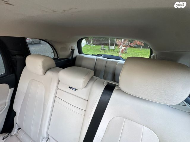 מרצדס-בנץ EQB