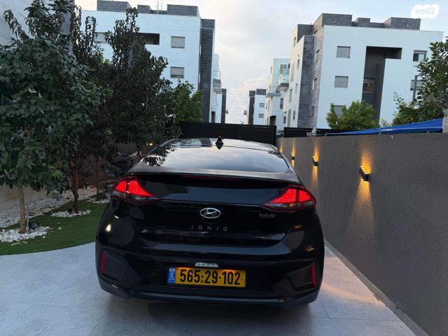 יונדאי איוניק