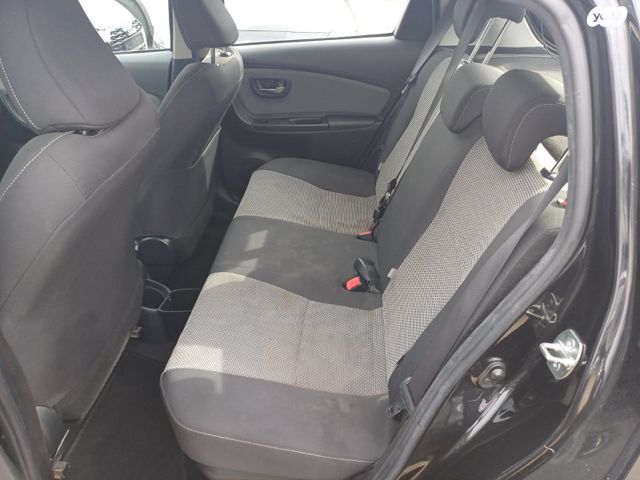 טויוטה יאריס