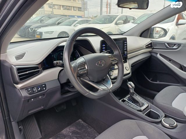 טויוטה יאריס