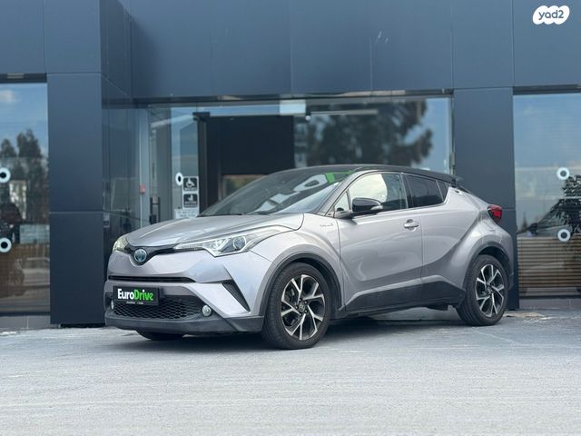 מודעת רכב טויוטה C-HR