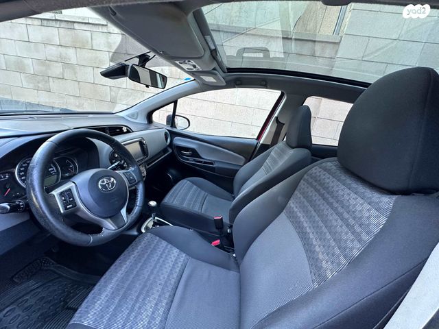 טויוטה יאריס