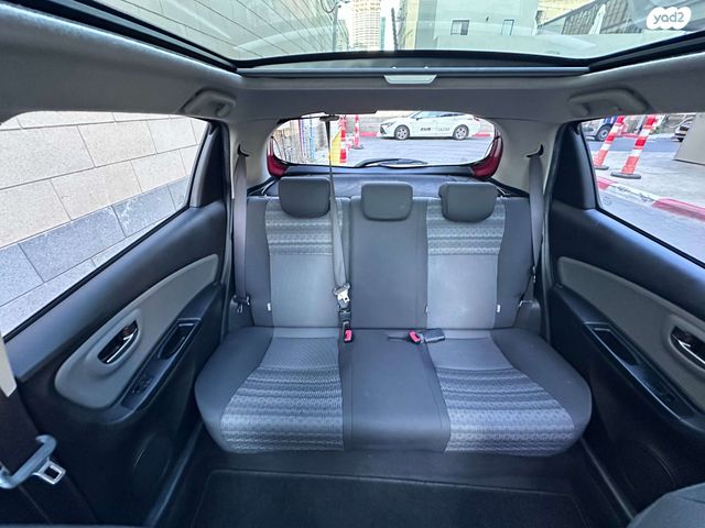 טויוטה יאריס