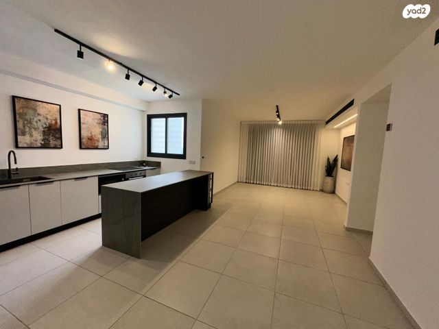 שדרות דוד המלך 44