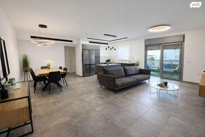 לאה גולדברג 4