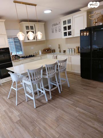 גג/ פנטהאוז, דרגות 4, נווה מנחם, גבעת זאב