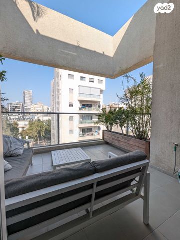 דירה, המפנה 24, ארלוזורוב, גבעתיים