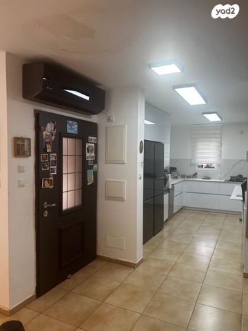 בית פרטי/ קוטג', רבי יהודה 9, גבעת אביב, גדרה