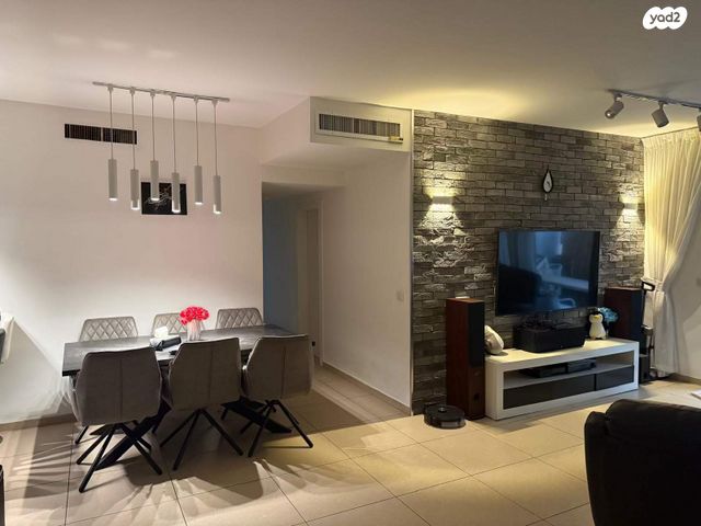 דירה, הרברט סיימון 8, פסגות אפק, ראש העין