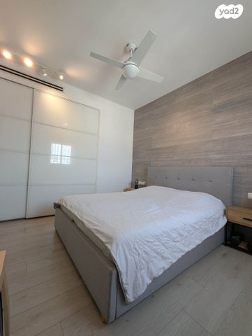 דירה, המפנה 24, ארלוזורוב, גבעתיים