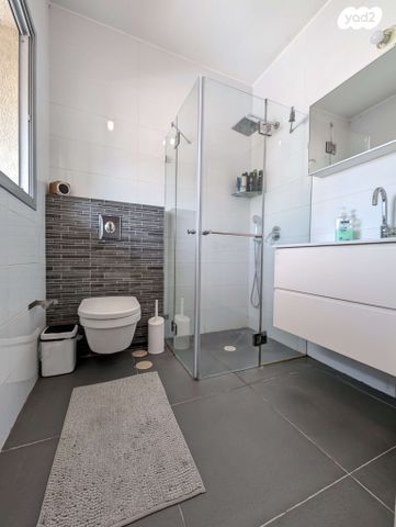 דירה, המפנה 24, ארלוזורוב, גבעתיים