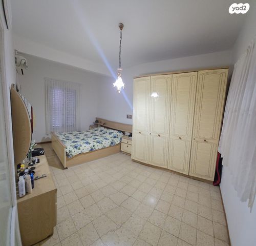 דירה, המלכים 12, ד' / מערב מרכז העיר, רחובות