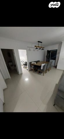 דירה, שדרות הרצל 116, שבעת המינים, דימונה