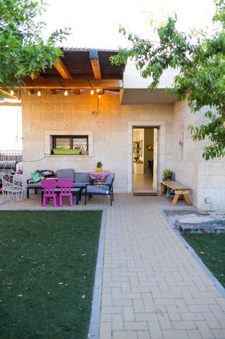 דו משפחתי, הגיא 1, טנא, טנא