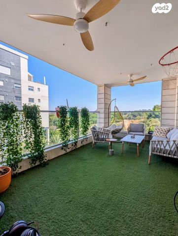 דירה, שלמה וחיה אנגל 35, כפר סבא הירוקה, כפר סבא