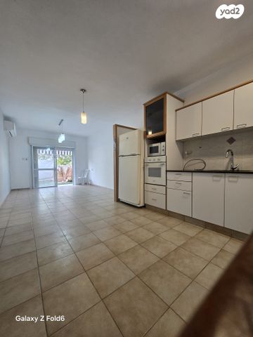 שרה ואהרון אהרונסון 42