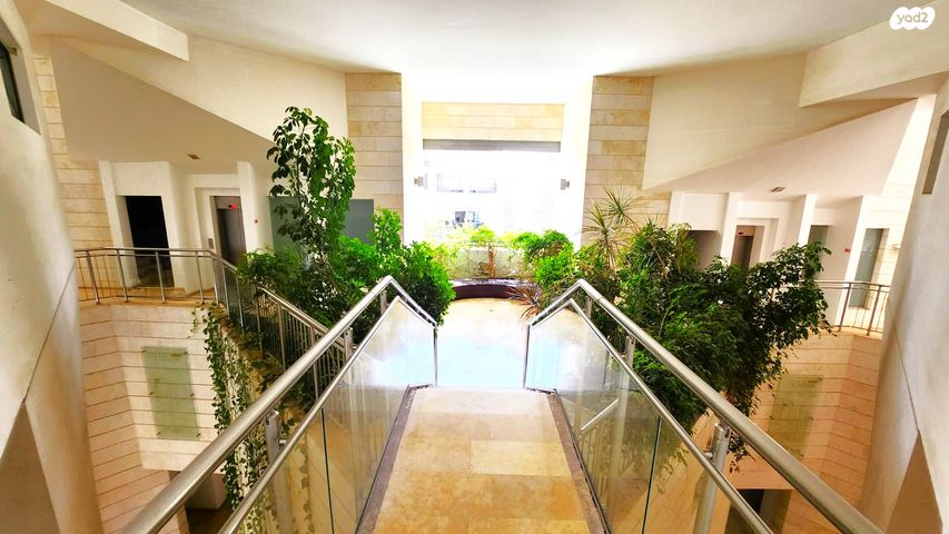 גג/ פנטהאוז, אלכסנדר סשה ארגוב 31, המשתלה, תל אביב יפו