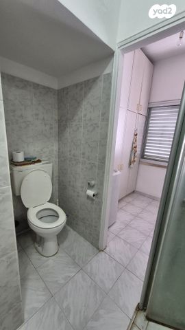 דירה, המלכים 12, ד' / מערב מרכז העיר, רחובות