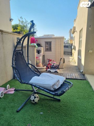 דו משפחתי, בנימין 5, האגרוף, עכו