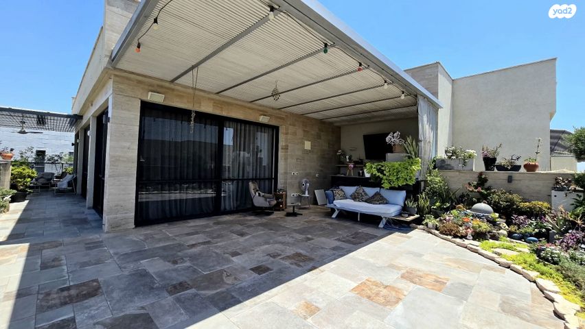 גג/ פנטהאוז, שדרות רפאל סויסה 14, בר לב, מזכרת בתיה