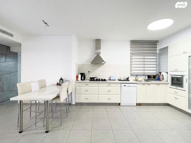 דירה, אברהם בלסברג 10, ברנע, אשקלון