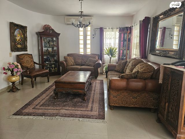 בית פרטי/ קוטג', רחבת הקנאים 7, גיורא יוספטל, דימונה