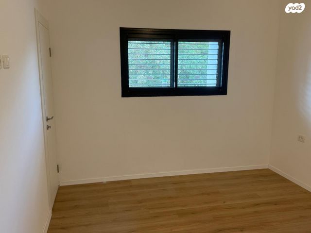 דירה, שדרות בר אילן 61, דרום מערב ותיק, בת ים