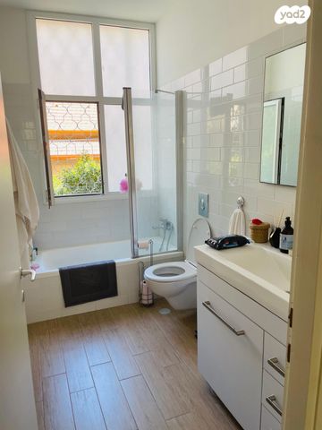 דירה, מורדי הגטאות 26, ב' / צפון מערב העיר, רחובות