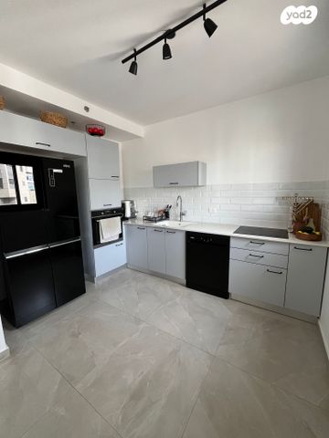 דירה, הברוש 6, פארק המושבה, באר יעקב