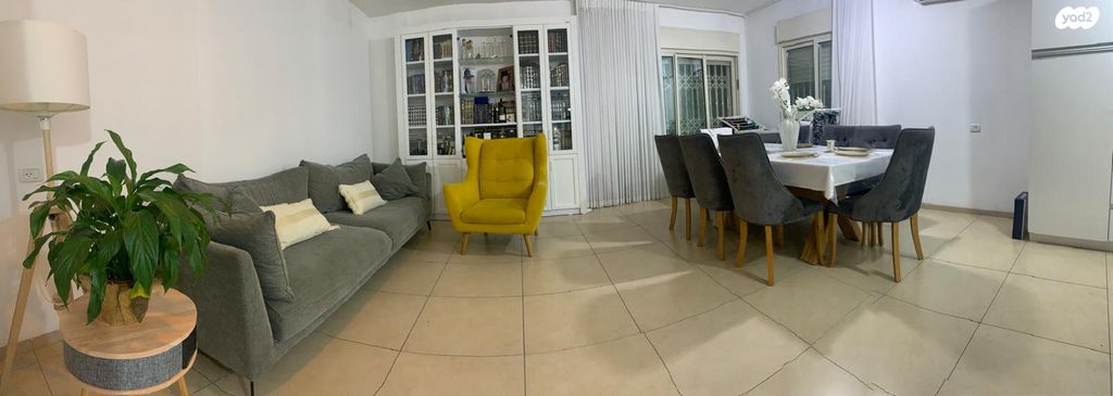 דו משפחתי, בנימין 5, האגרוף, עכו